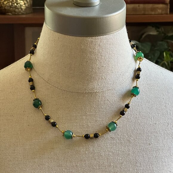 Nephrite and Onyx Bead Necklace, Adjustable to 20", Vintage Assemblage - Picture 3 of 6